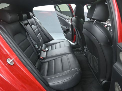 Used 2021 Kia Stinger GT2 image 10