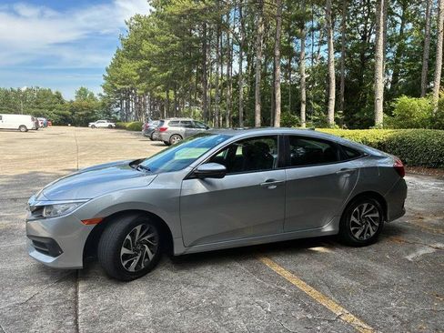 Used 2017 Honda Civic EX image 11