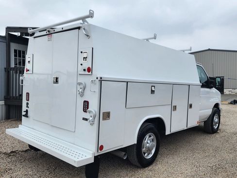 Used 2024 Ford E-350 and Econoline 350 Super Duty w/ Power Windows & Locks Group RWD image 12