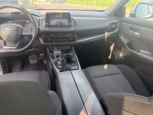 Used 2025 Nissan Rogue SV FWD image 5
