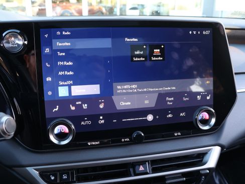 Used 2023 Lexus RX 350 w/ Luxury Package image 24