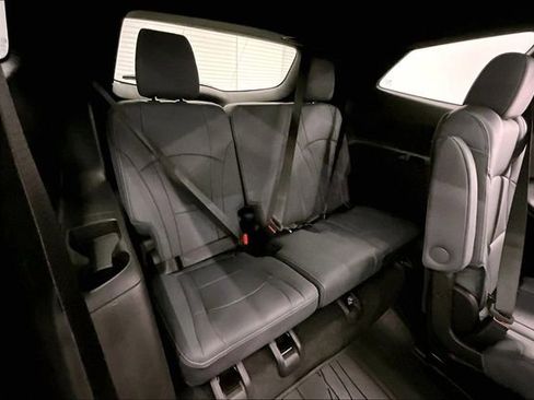 Used 2023 Buick Enclave Essence w/ Experience Buick Package AWD/4WD image 33