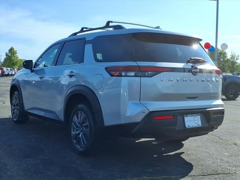 Used 2022 Nissan Pathfinder SV image 29