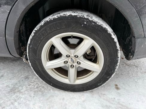 Used 2017 Ford Explorer XLT w/ Equipment Group 202A image 8