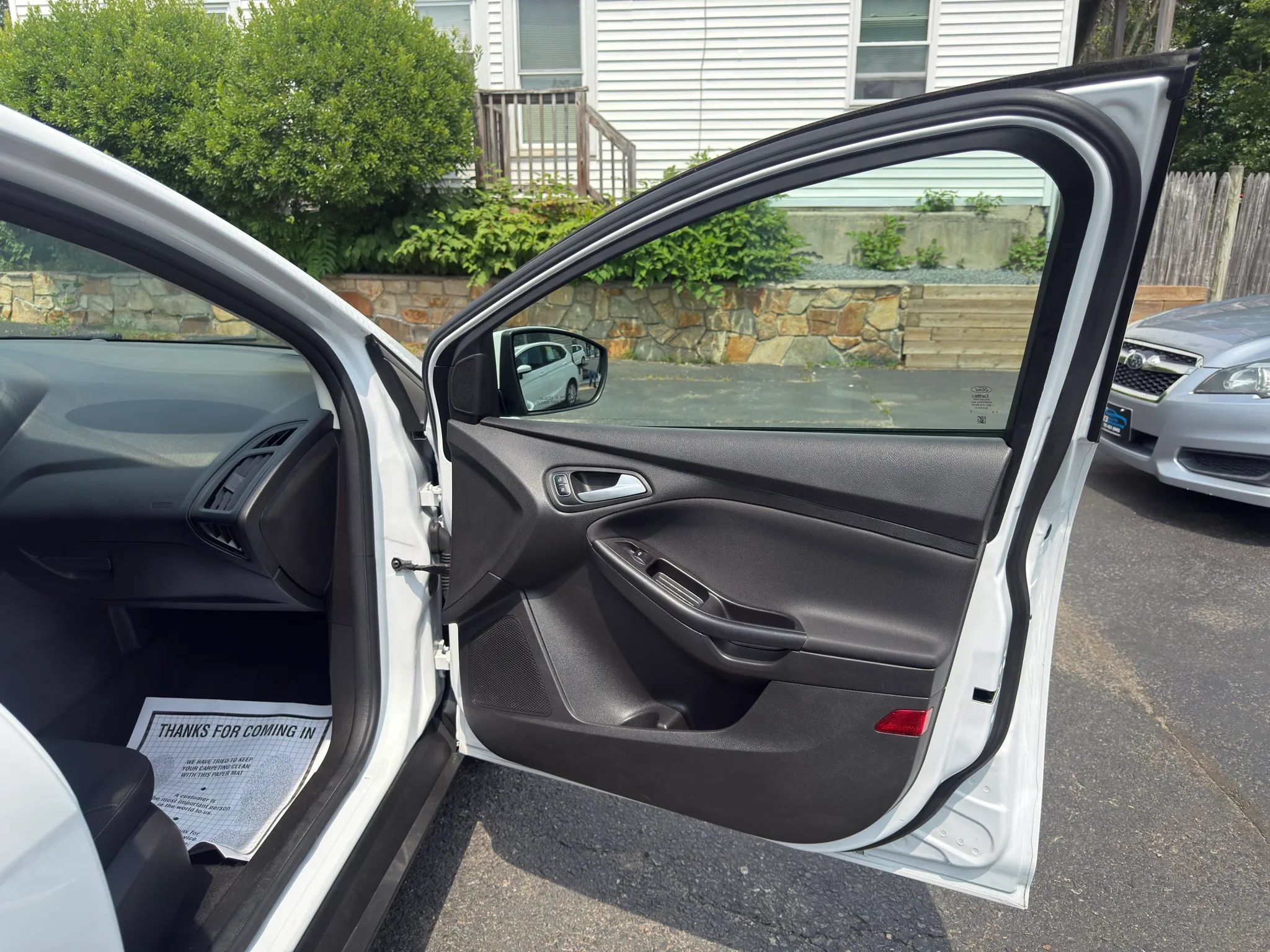 Used 2018 Ford Focus SE FWD image 18
