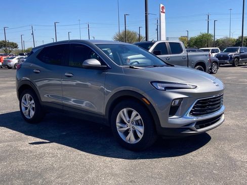 Used 2025 Buick Encore GX Preferred image 3