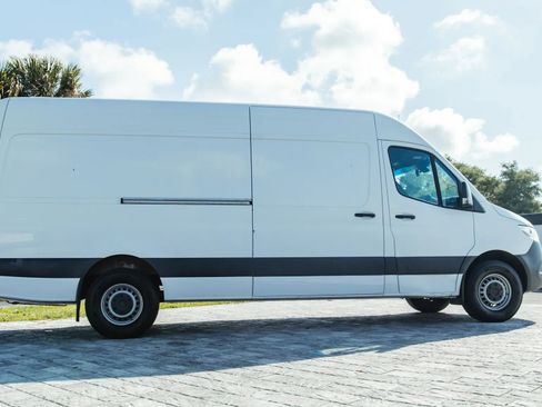 Used 2020 Mercedes-Benz Sprinter 2500 w/ Driver Convenience Package image 8