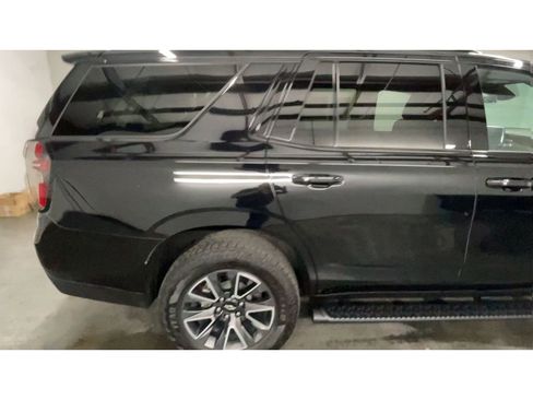 Used 2023 Chevrolet Tahoe Z71 w/ Luxury Package image 9