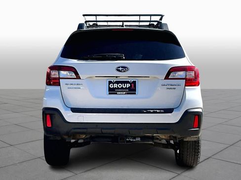 Used 2018 Subaru Outback 3.6R Limited image 4