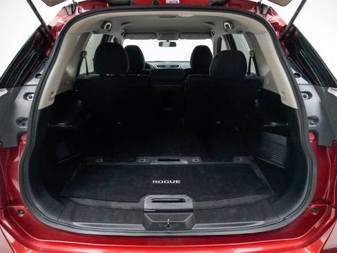 Used 2016 Nissan Rogue SV AWD/4WD image 12