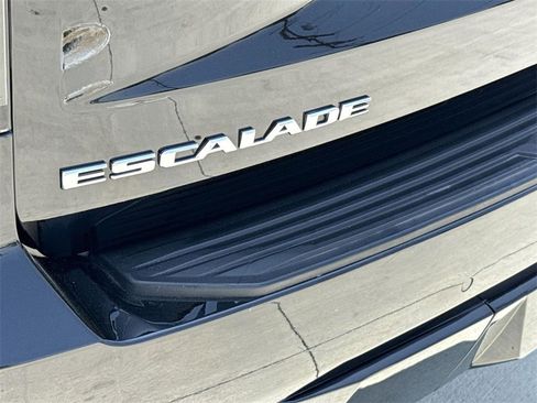 Used 2021 Cadillac Escalade ESV Luxury image 31