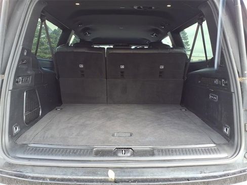 Used 2023 Jeep Wagoneer L Series II image 8