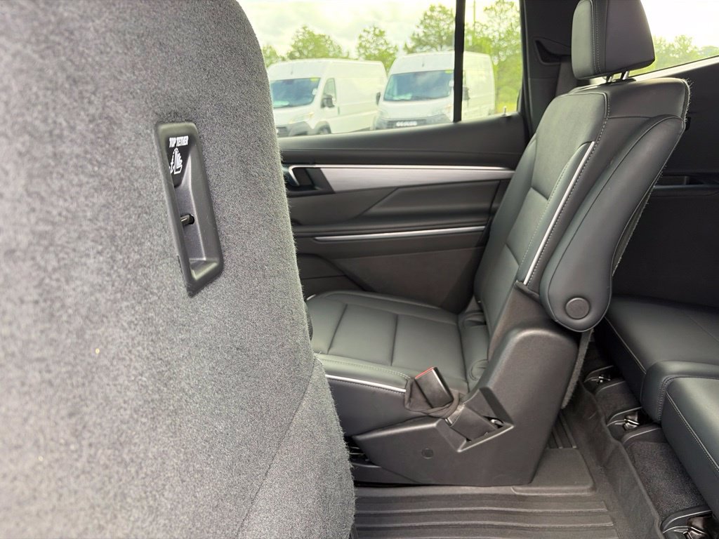 Used 2025 Buick Enclave Preferred FWD image 33