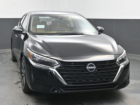 New 2025 Nissan Sentra SV w/ SV Premium Package image 2