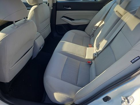 Used 2021 Nissan Altima 2.5 SV w/ SV Premium Package image 29