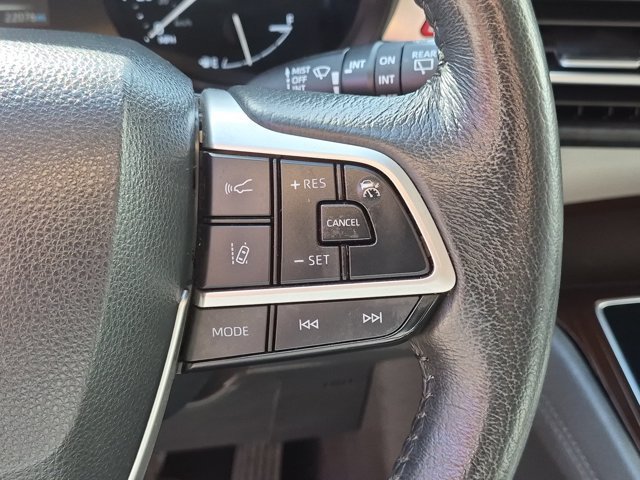 Used 2023 Toyota Sienna XLE FWD image 26