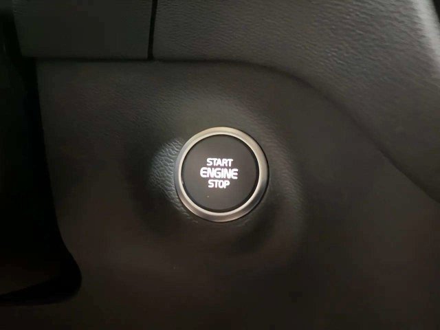 Used 2023 Volvo XC40 B4 Core w/ Convenience Package FWD image 36