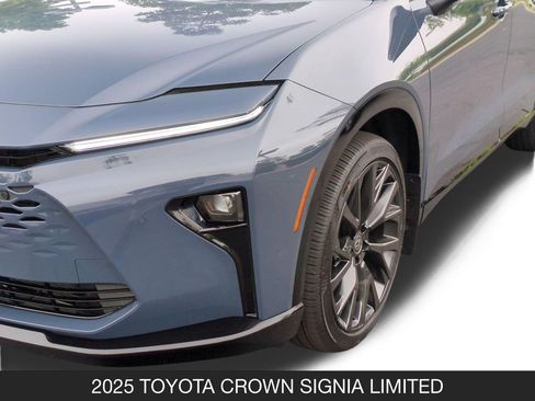 Used 2025 Toyota Crown Signia w/ Advanced Technology Package AWD/4WD image 10