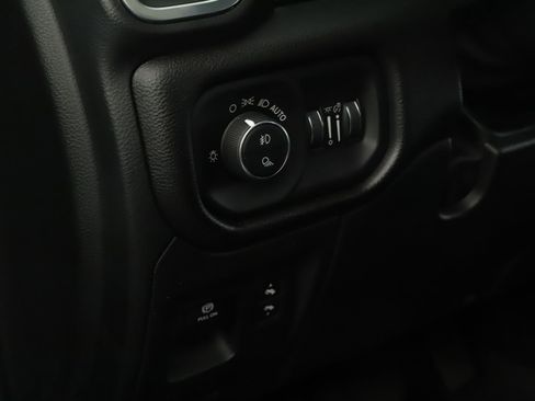 Used 2023 RAM 1500 Laramie AWD/4WD image 9
