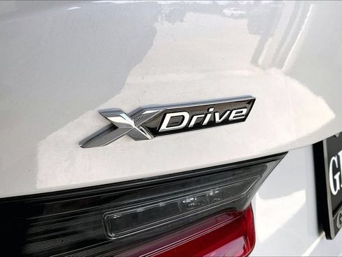 Used 2025 BMW 330i xDrive Sedan w/ Convenience Package AWD/4WD image 38