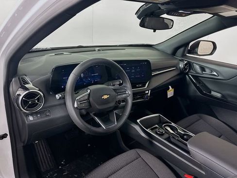 New 2026 Chevrolet Equinox LT image 9