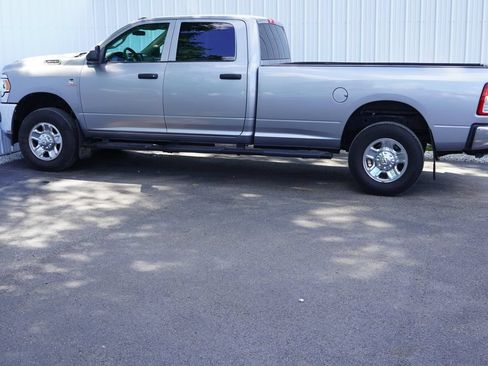 Used 2019 RAM 3500 Tradesman w/ Chrome Appearance Group AWD/4WD image 3