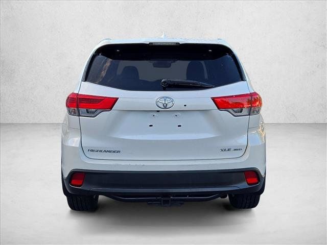 Used 2018 Toyota Highlander XLE AWD/4WD image 7