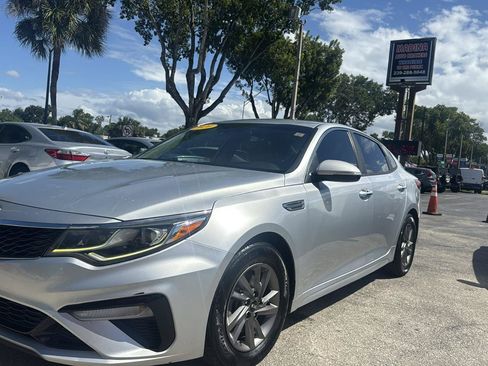 Used 2020 Kia Optima LX FWD image 2