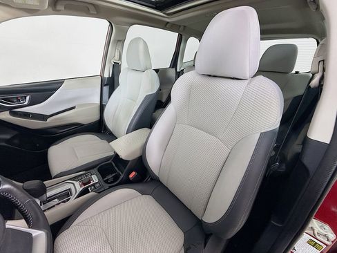 Used 2020 Subaru Forester Premium image 19