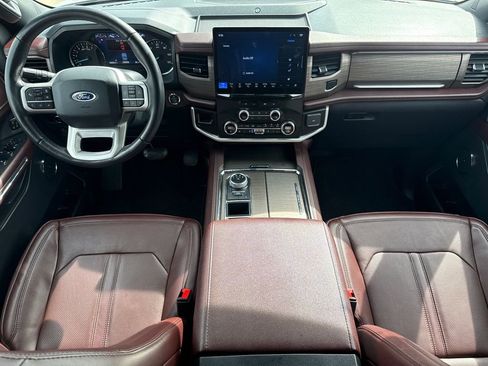 Used 2024 Ford Expedition Limited RWD image 11