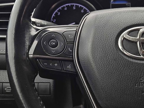 Used 2021 Toyota Camry SE image 25