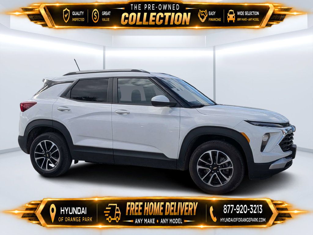 Used 2025 Chevrolet TrailBlazer LT AWD/4WD image 1