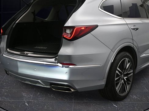 Used 2025 Acura MDX SH-AWD w/ Advance Package image 16
