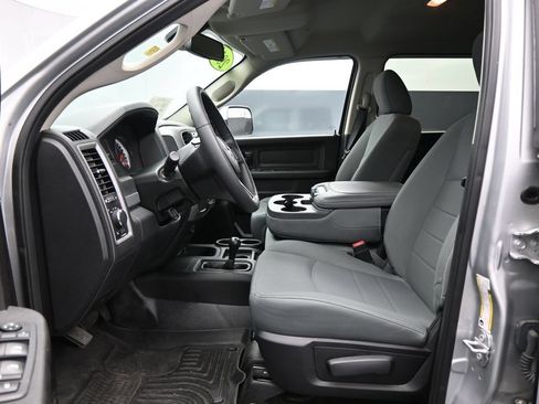 Used 2018 RAM 2500 Tradesman w/ Chrome Appearance Group AWD/4WD image 9