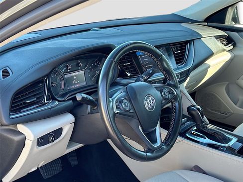 Used 2019 Buick Regal Preferred w/ Sights and Sounds Package image 10