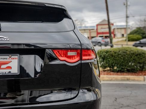 Used 2020 Jaguar F-PACE R-Sport image 30