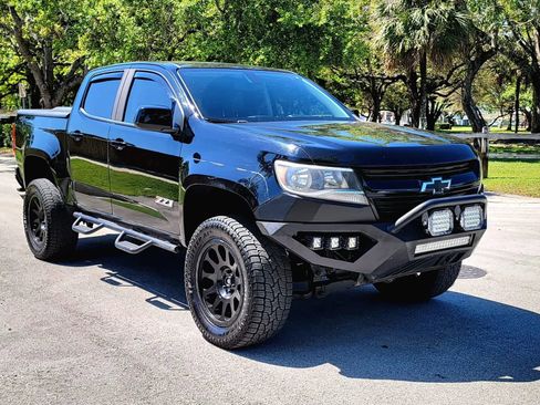 Used 2018 Chevrolet Colorado Z71 w/ Z71 Midnight Edition image 3