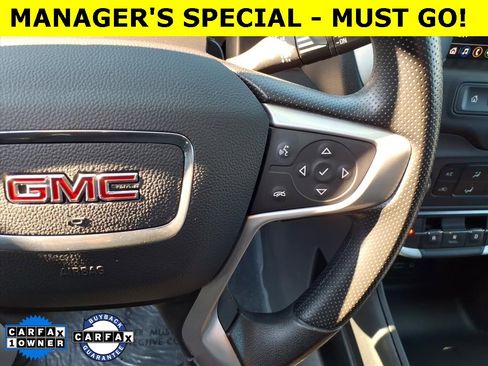 Used 2024 GMC Terrain SLE image 24