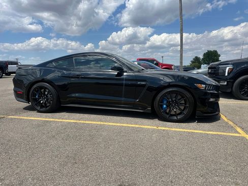 Used 2017 Ford Mustang Shelby GT350 RWD image 4