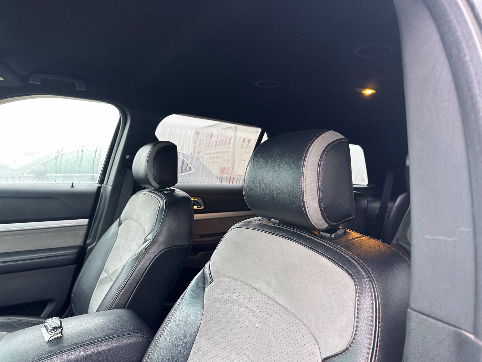 Used 2017 Ford Explorer XLT w/ Equipment Group 202A AWD/4WD image 5