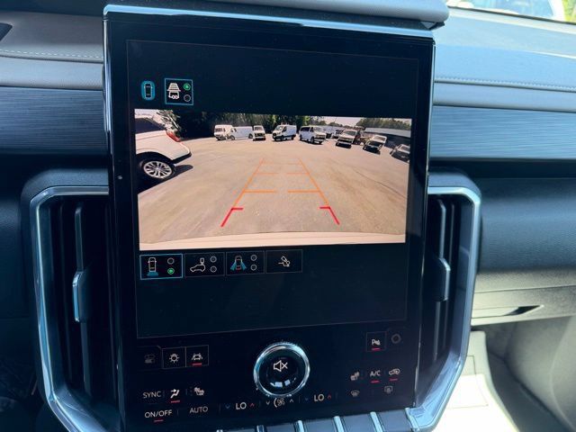 Certified 2026 GMC Acadia Elevation w/ Elevation Premium Package FWD image 22