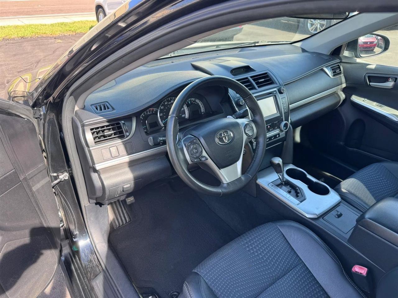 Used 2012 Toyota Camry SE FWD image 43