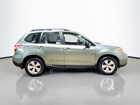 Used 2015 Subaru Forester 2.5i w/ Alloy Wheel Package image 6