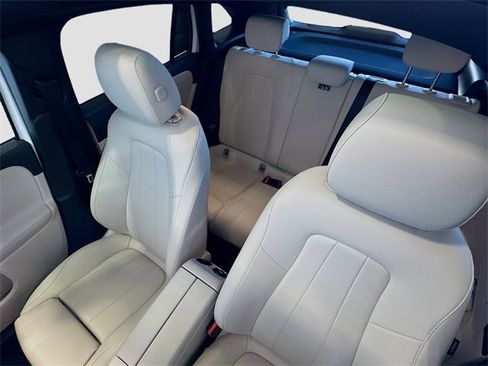 Certified 2025 Mercedes-Benz GLA 250 4MATIC image 19