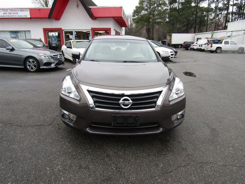 Used 2013 Nissan Altima 2.5 SV w/ 2.5SV Convenience Pkg image 2