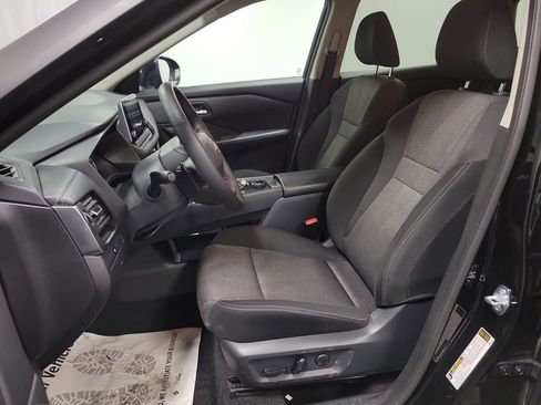 Used 2025 Nissan Rogue SV image 13