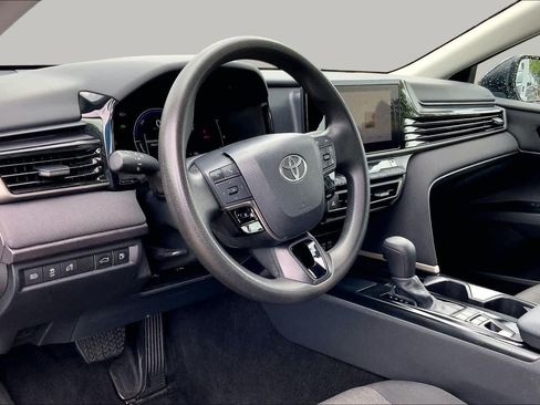 Used 2025 Toyota Camry LE FWD image 17