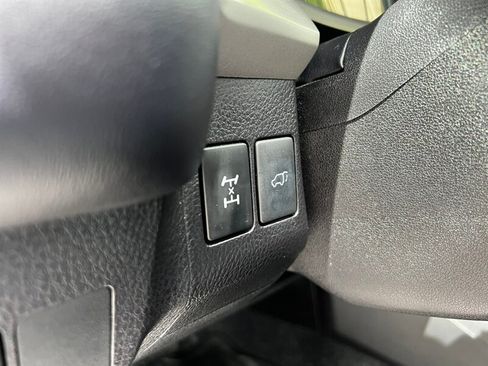 Used 2017 Toyota RAV4 Limited w/ Advanced Technology Package AWD/4WD image 30