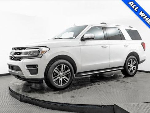 Used 2023 Ford Expedition Limited image 2