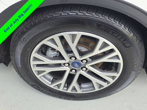 Used 2022 Ford Escape SEL FWD image 39
